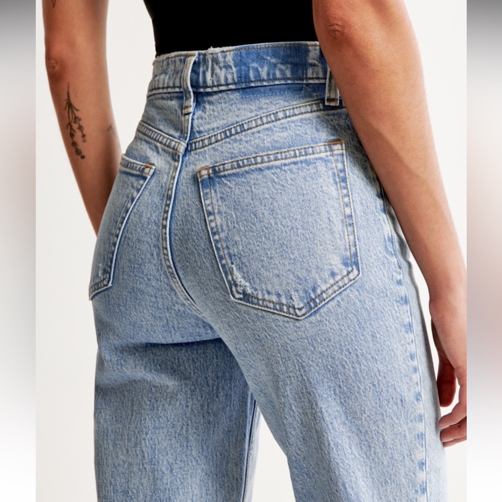 Ultra High Rise 90s Straight Jean - Picture 4 of 8